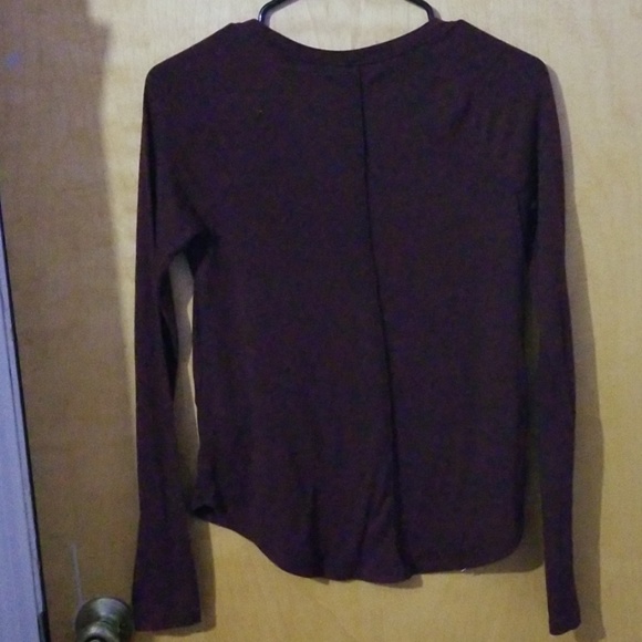 Hollister Maroon Shirt - Picture 4 of 4